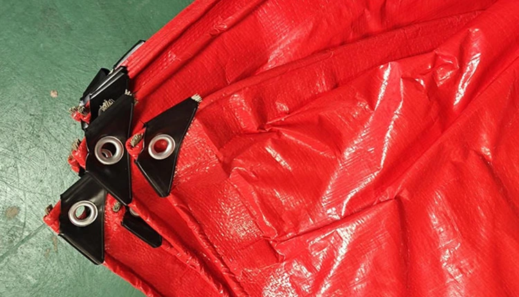 PE Tarpaulins: una solución confiable para el almacenamiento de viviendas y agua en África